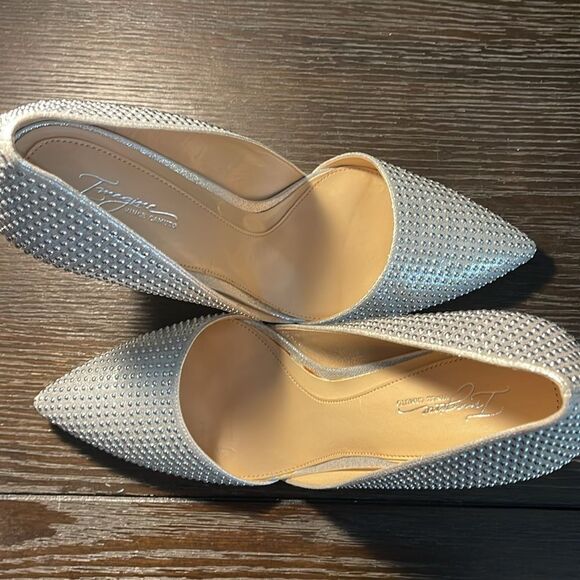 Elegant Silver Women's Heels - Picture 6 of 7